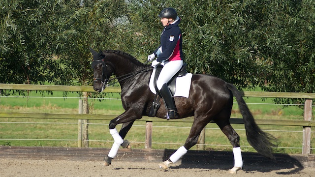 Esther van Rijswijk met Bentley